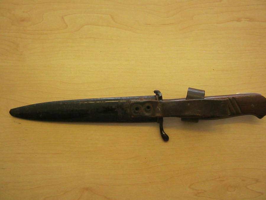 WW 1 German trench knife complete with scabbard.